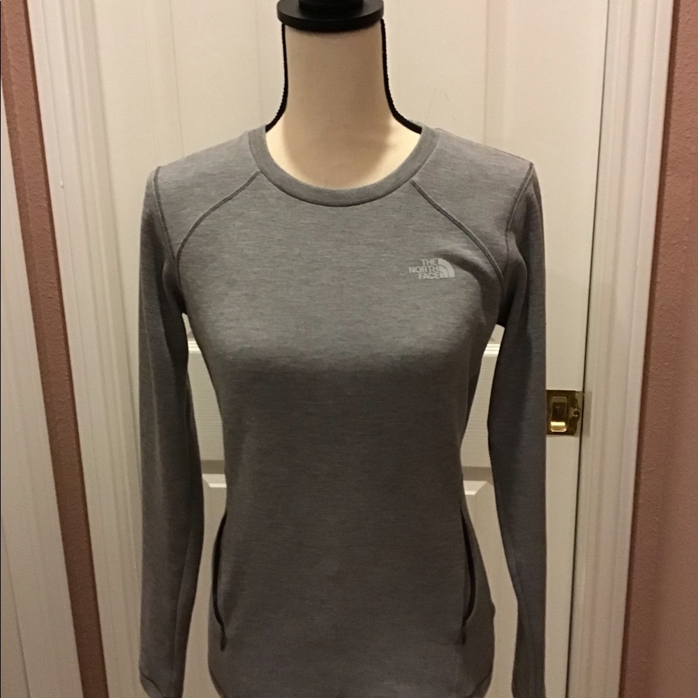 North Face Sweat Shirt w/side pockets and zippers